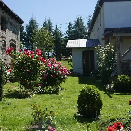 Roze I Jablonie 팜스테이 *