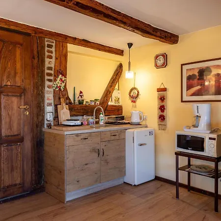 Roze I Jablonie 팜스테이 *