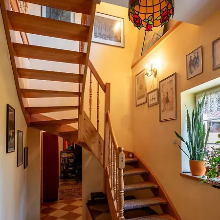 Róże I Jabłonie *