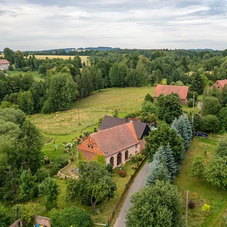 Róże I Jabłonie Gospodarstwo agroturystyczne *