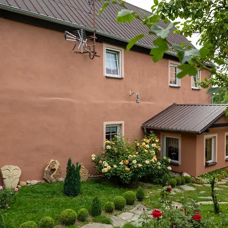 Roze I Jablonie Farmház