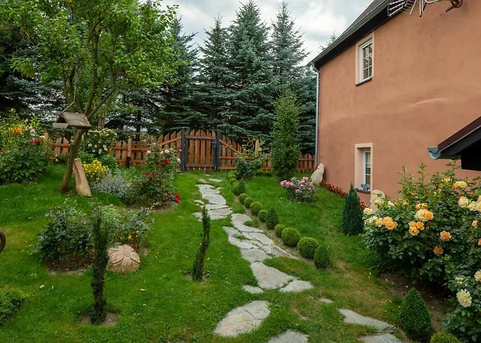 Roze I Jablonie Gryfow Slaski